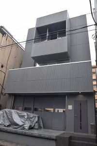 家具業界では珍しく塗装工場を備える(塗装スタジオ)