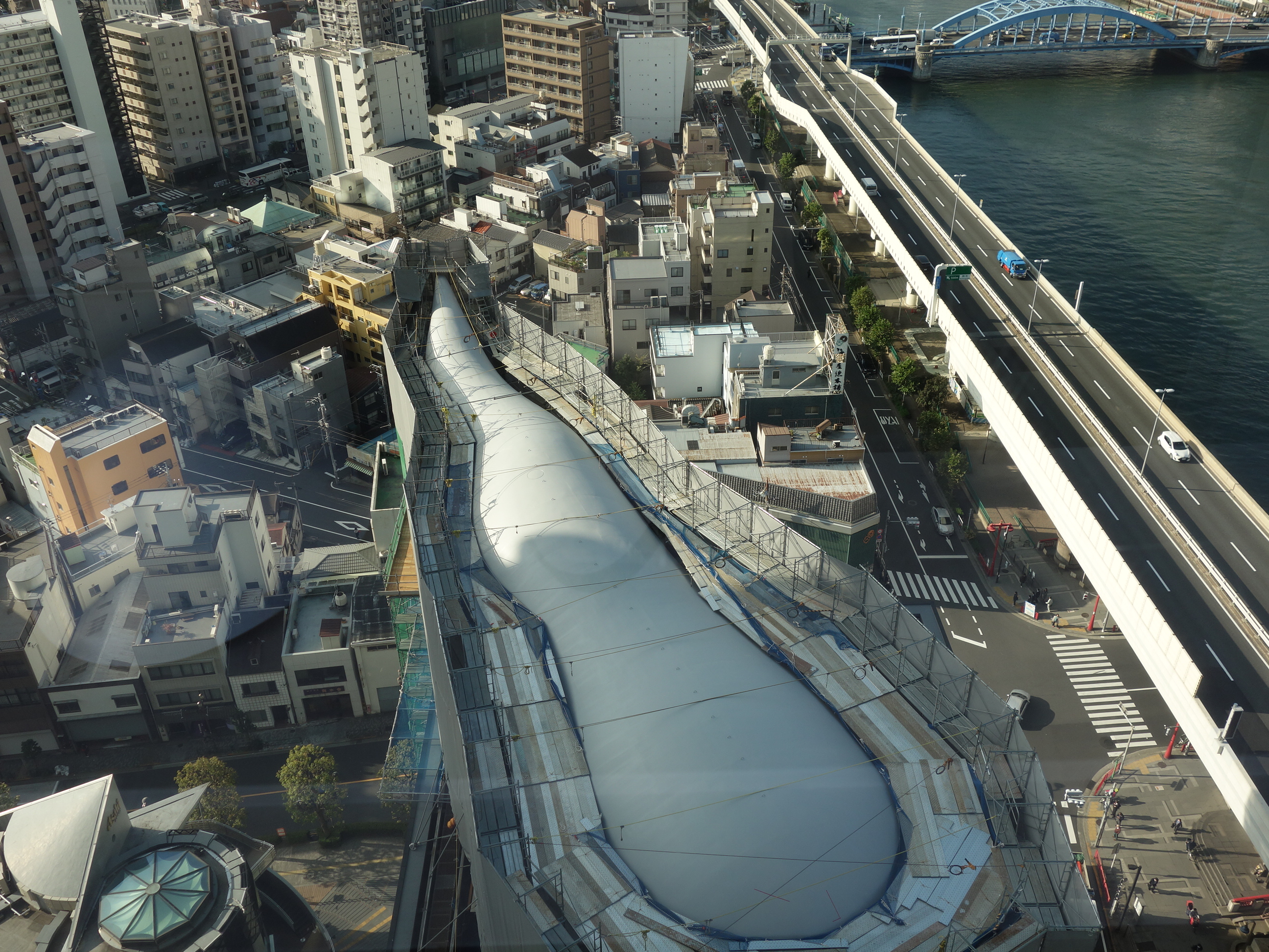 炎のオブジェ 低汚染フッ素塗料で塗り替え Web塗料報知 炎のオブジェ 低汚染フッ素塗料で塗り替え Web塗料報知