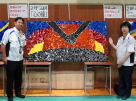 廃却予定のテストピースがモザイクアートに　NPAC